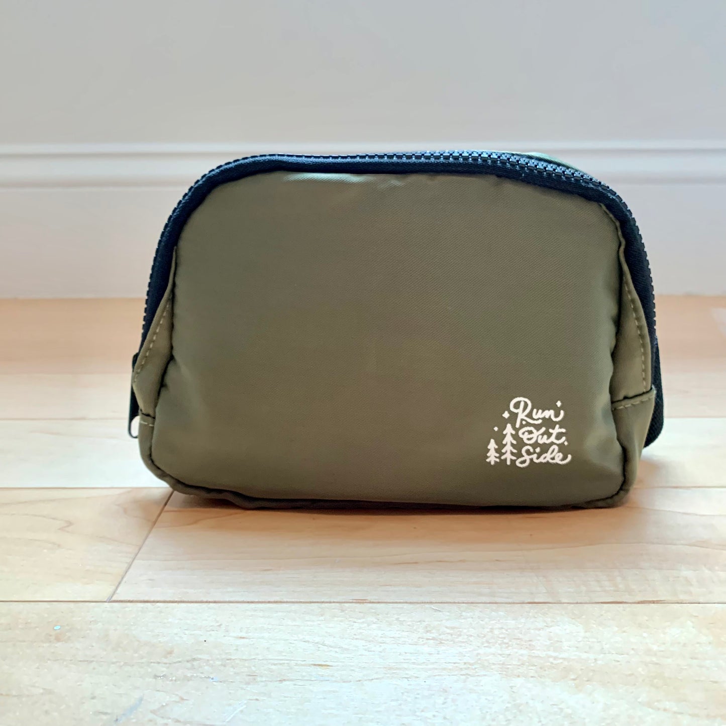 Run outside belt bag